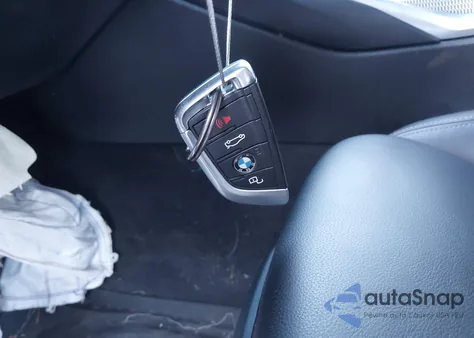 2019 BMW 330Xi z USA, uszkodzony, nr VIN WBA5R7C55KAJ80694